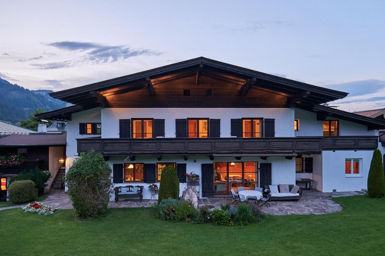 Pension Landhaus Gasteiger Kitzbühel Exterior foto